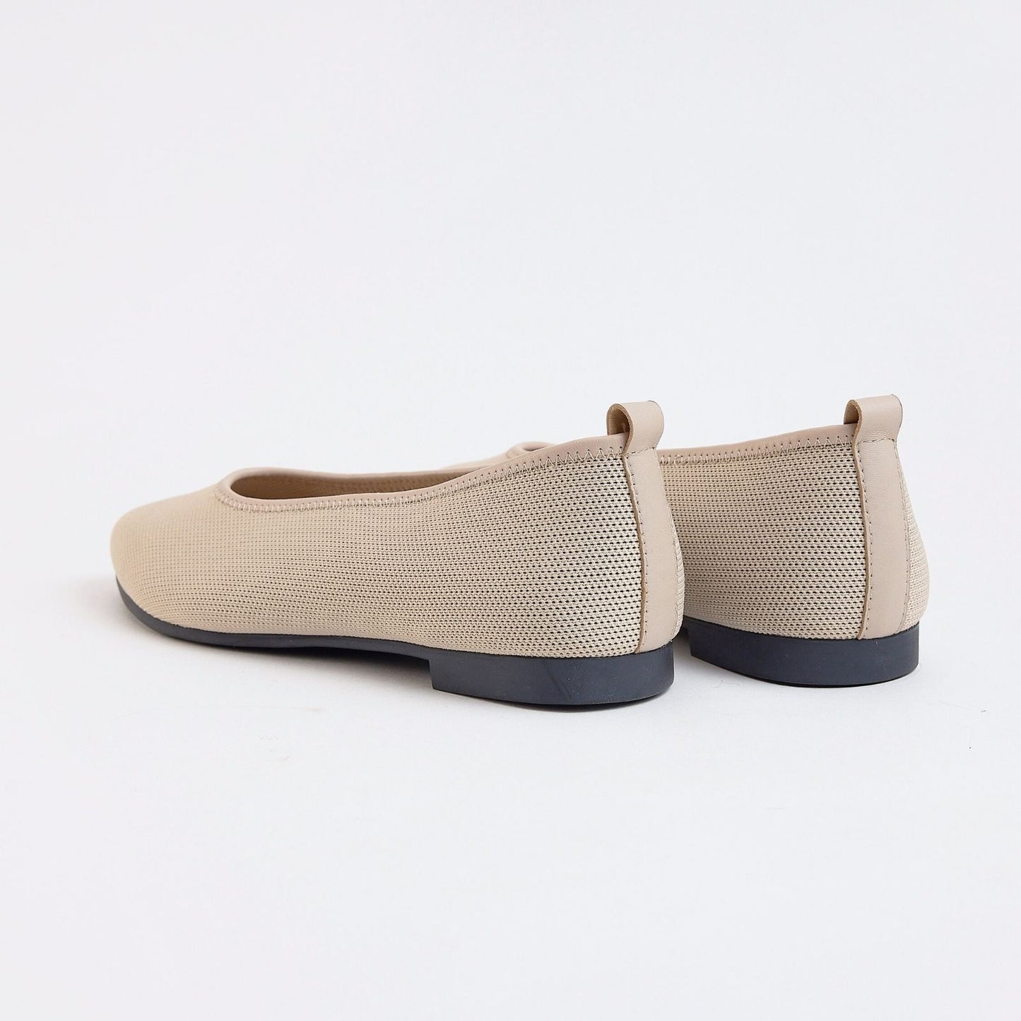 Commuter Elegance 皮革滾邊平底鞋