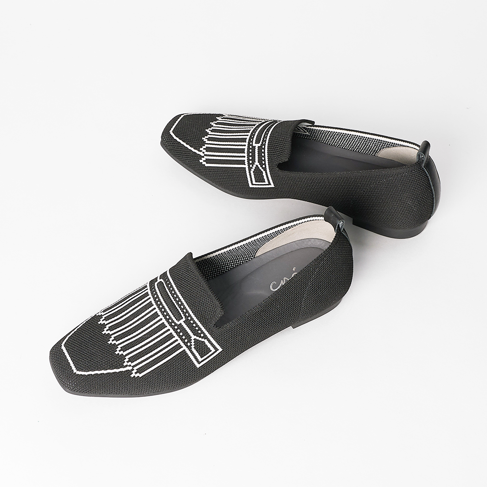 Pixel Fringe 浮雕流蘇方頭樂福鞋